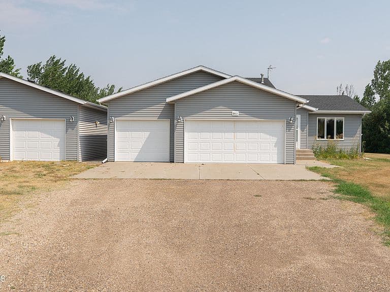 8431 Sage Dr photo 3