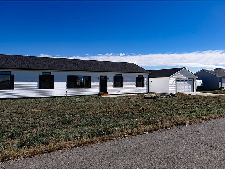 3621 Lynette Ln photo 2