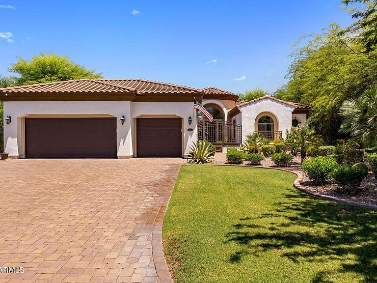 5205 E BARWICK Drive photo 4