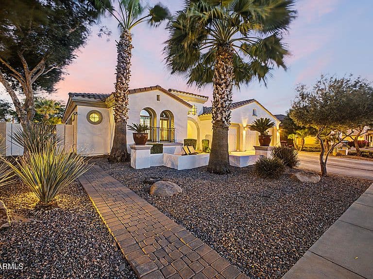 14817 W ESCONDIDO Drive N photo 2
