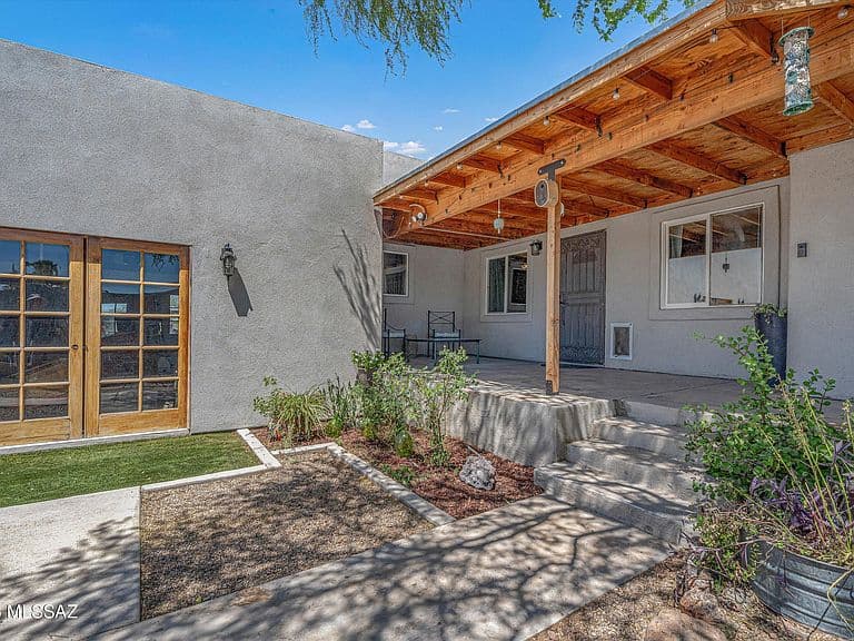 12240 N Calle De La Solana photo 3