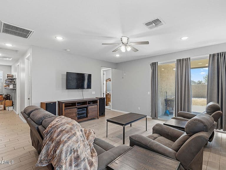40655 W CRANE Drive photo 5