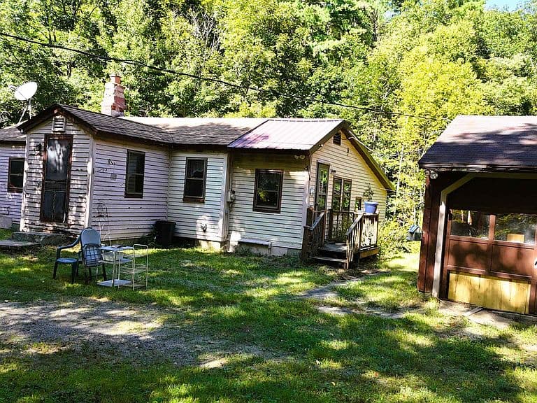 31 Watson Road photo 1