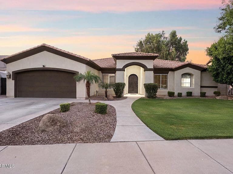 20416 E Appaloosa Drive photo 2
