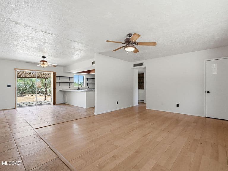 1560 N Calle Valencia photo 3