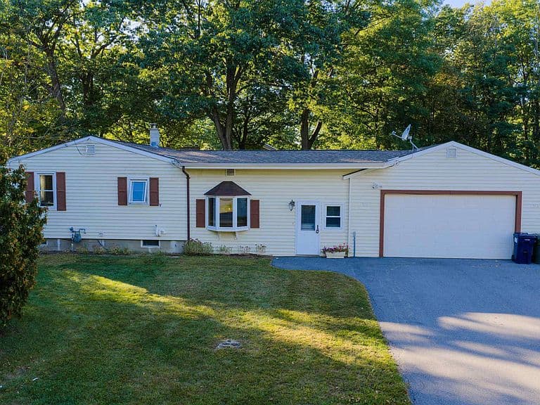 800 Porters Point Road photo 1