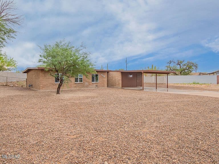 6430 N Lena Pl photo 3