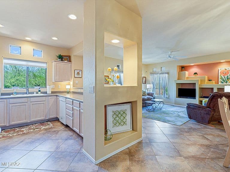 655 W Vistoso Highlands Dr photo 2