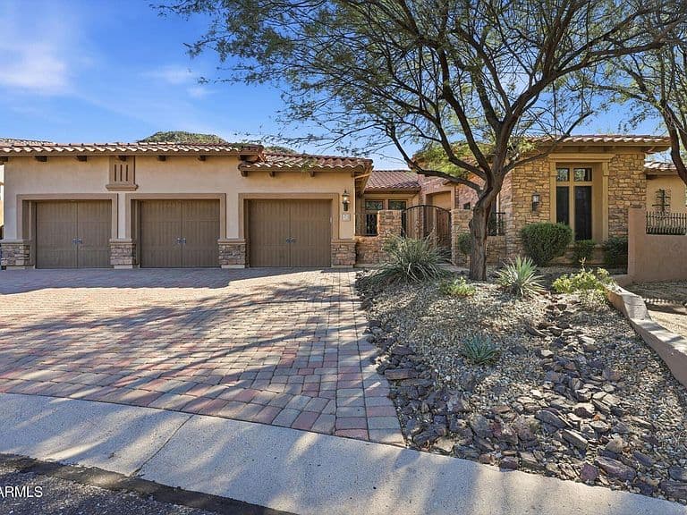 3517 N BOULDER CANYON Street photo 2