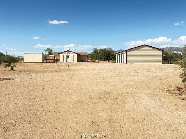 4215 W Shipp Drive photo 2