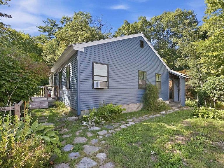 144 White Plains Road photo 2