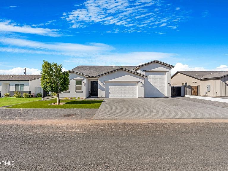 5742 E RED BIRD Lane E photo 5
