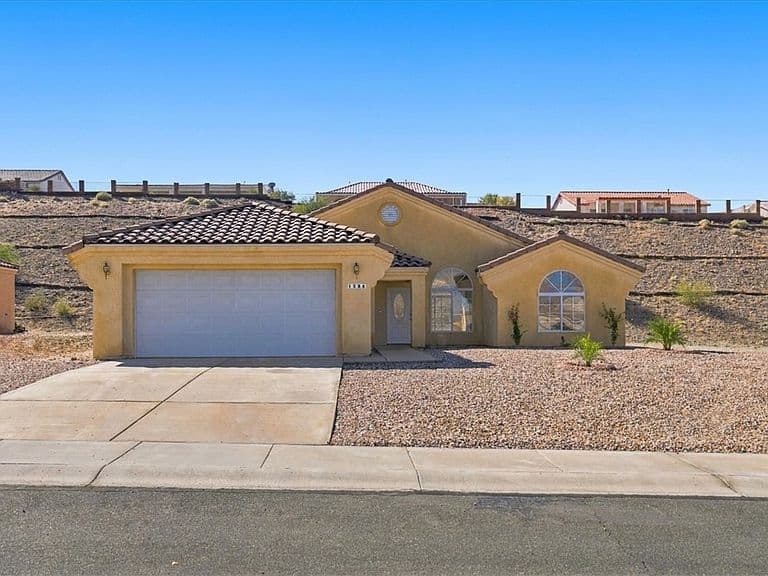 1586 Ilona Drive photo 2