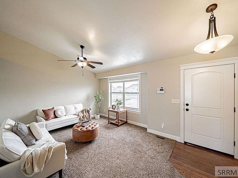 3750 E Ridgeland Dr photo 4