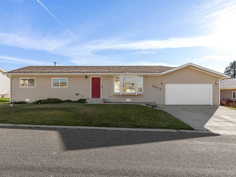 8277 Eagle Dr photo 3