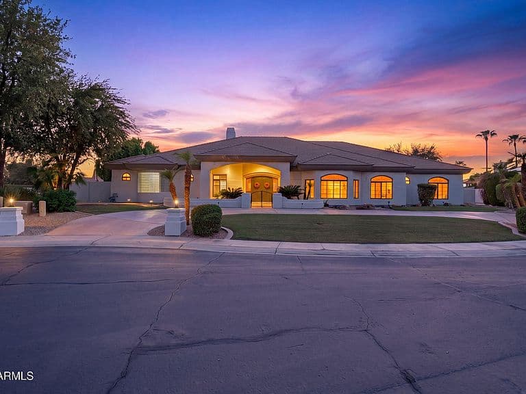 4914 N VALLEY Glen photo 3