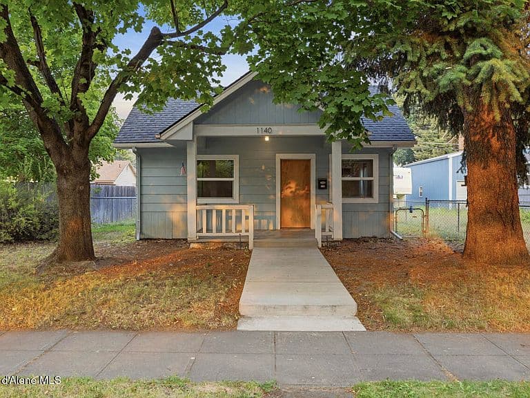 1140 N 6th St photo 2