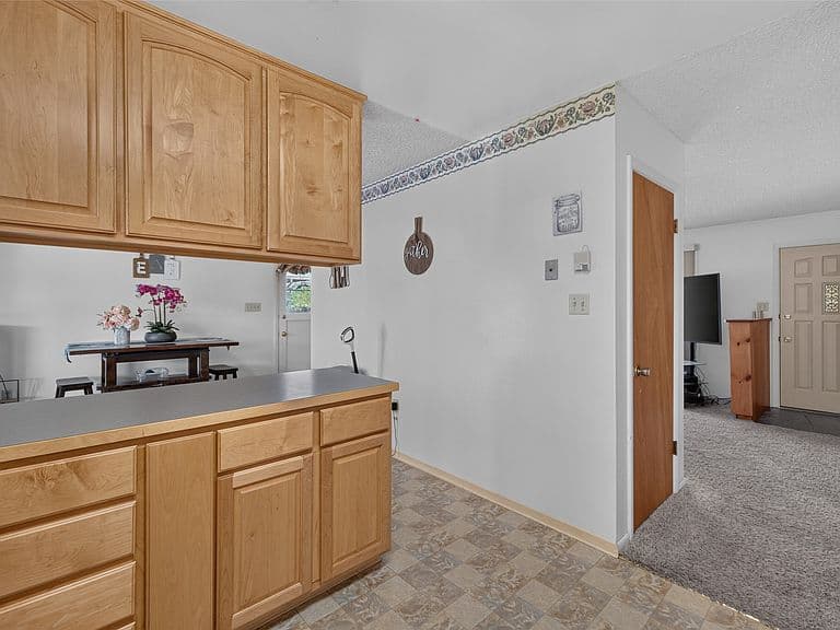 723 Cherry Ave photo 5