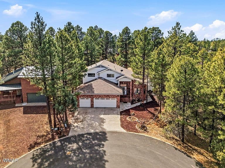 320 N 34th Dr photo 1