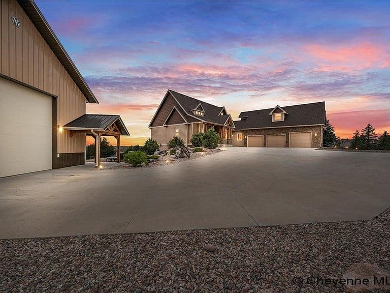 7297 Monarch Dr photo 3