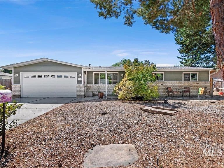 9933 W Tudor Dr photo 1