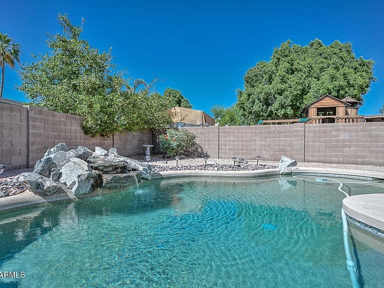7444 W FOOTHILL Drive photo 2