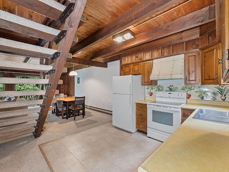 289 Hemlock Ridge Road #6C photo 4