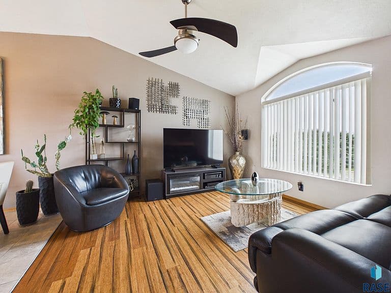 400 Philly Cir photo 2