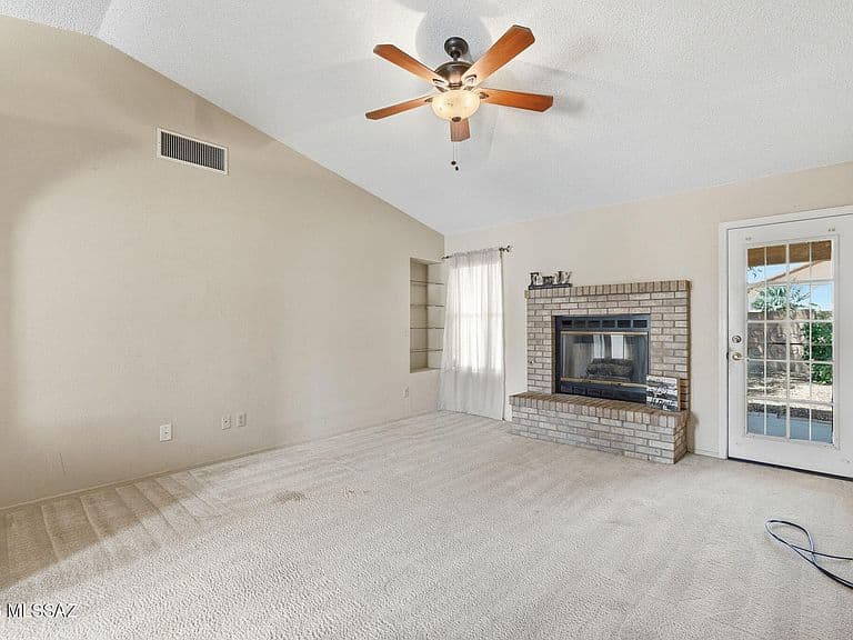 8201 N Tammeron Ct photo 4