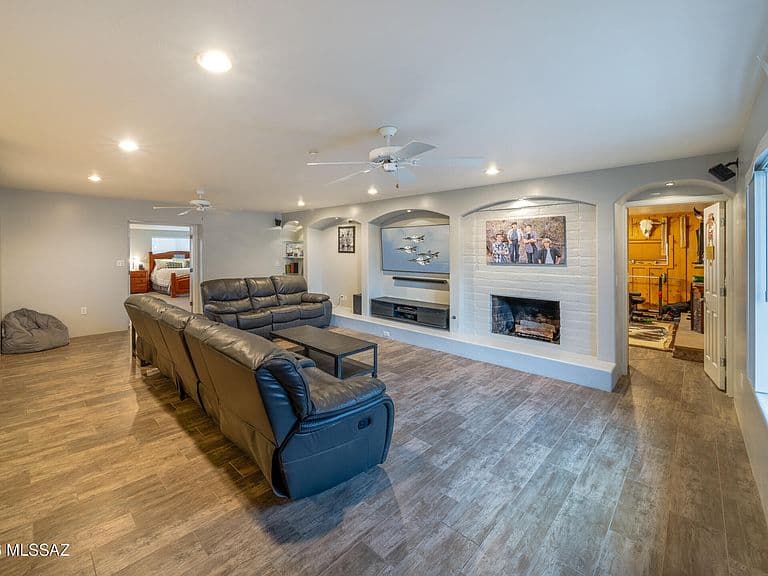 7049 N Magic Ln photo 5