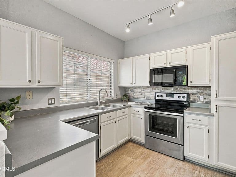1633 E LAKESIDE Drive #165 photo 3