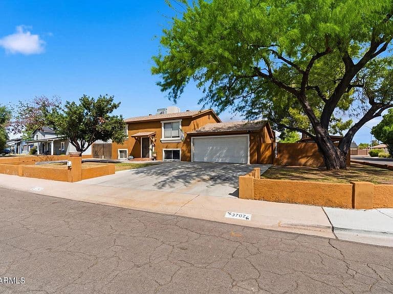 3702 W ASTER Drive photo 1