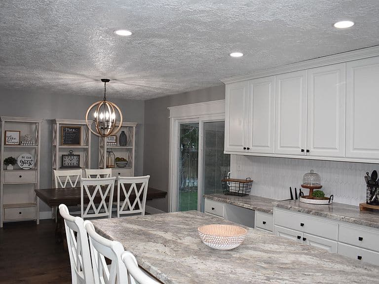 635 Reagan Ave photo 4