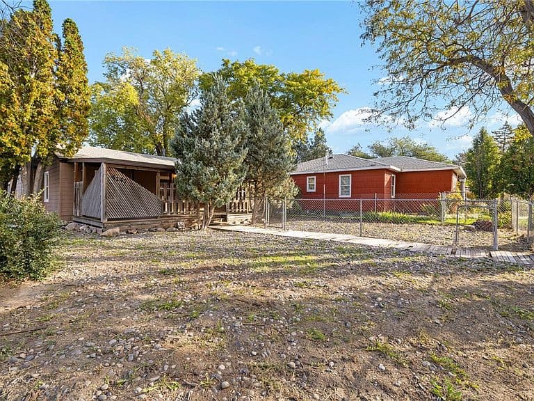 4147 Buchanan Ave photo 2