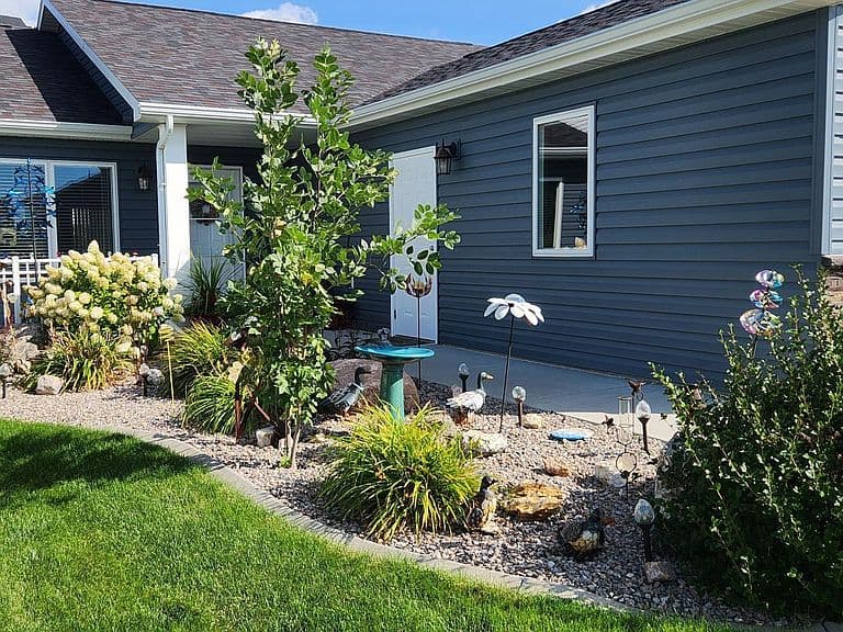 212 Huron Dr photo 3
