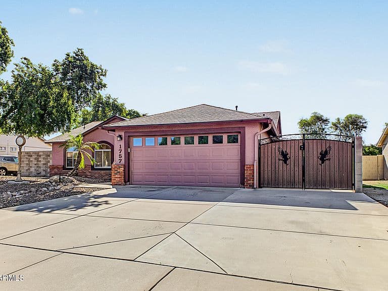 1757 W RAY Lane photo 2
