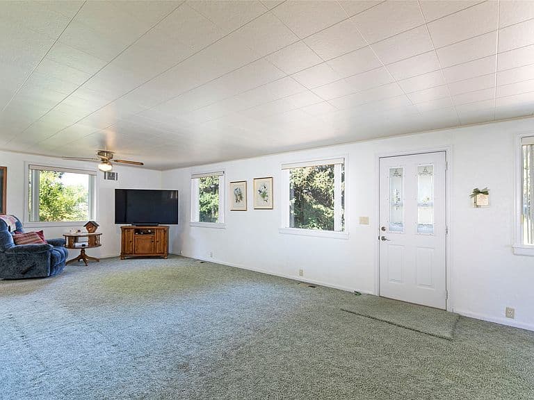 232 Kurtz Ln photo 5