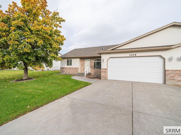 1019 S Edinburg Cir photo 5