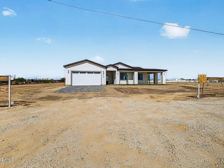36214 S sahuaro Street photo 2