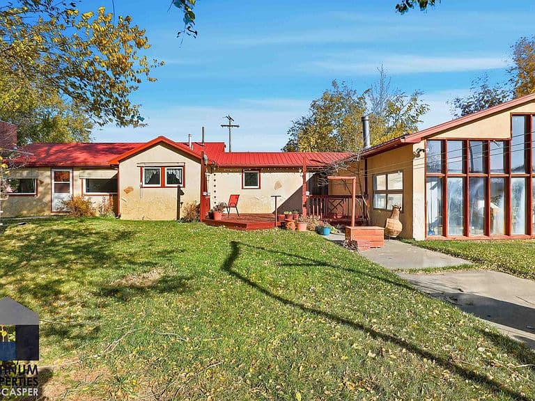 321 Lily St photo 2