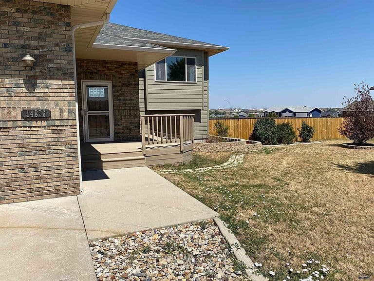14826 Creekside Dr photo 2