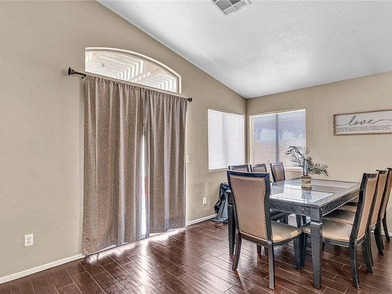 2859 Mount Hope Dr photo 4