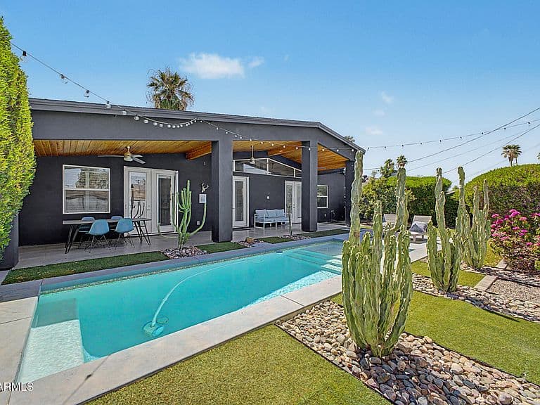 8302 E HEATHERBRAE Avenue photo 2