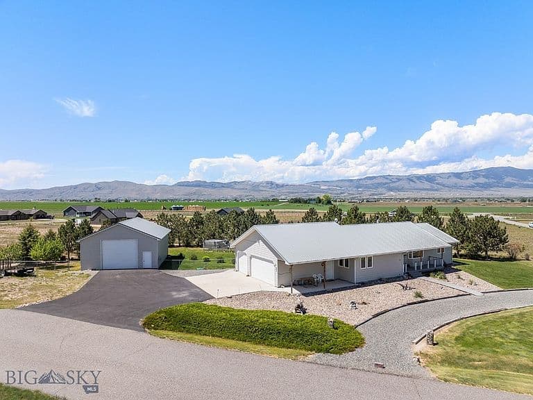 16 Windy Meadow Dr photo 2