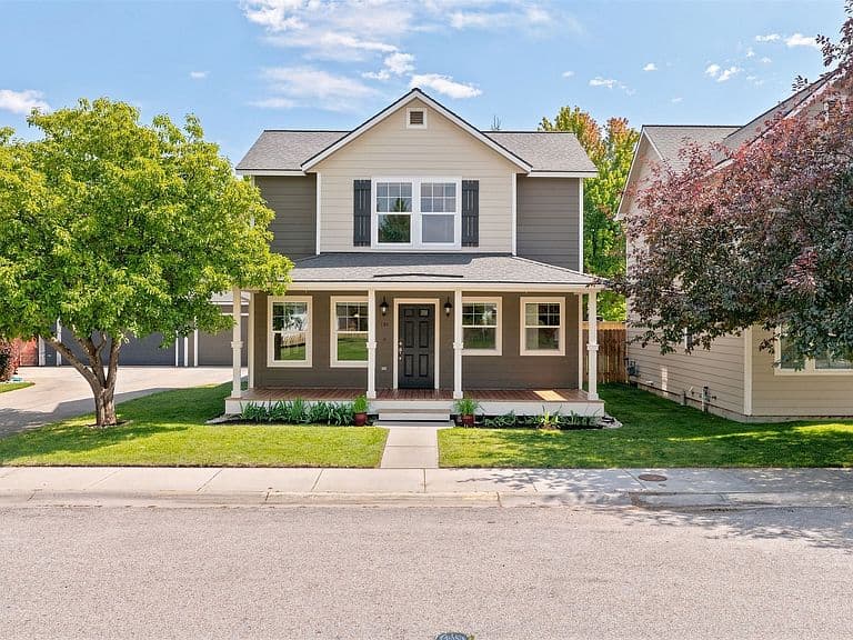 121 Silverberry Ln photo 1