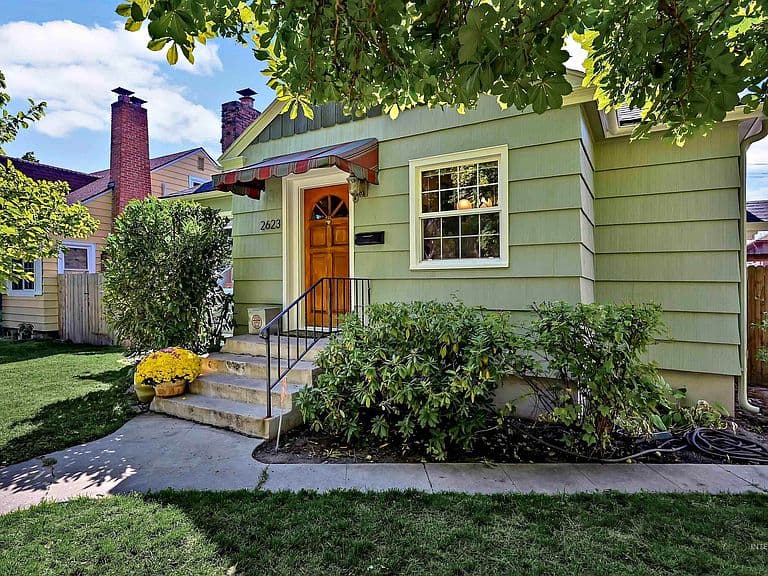 2623 W Ellis Ave photo 1