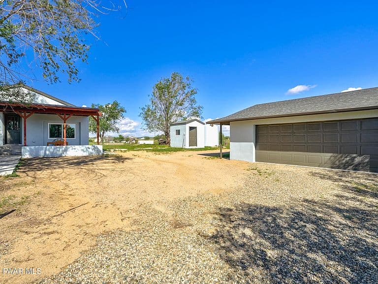 826 W Road 2 S photo 1