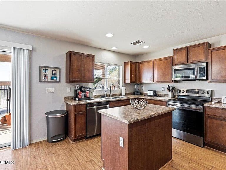 3813 E SIERRITA Road photo 3