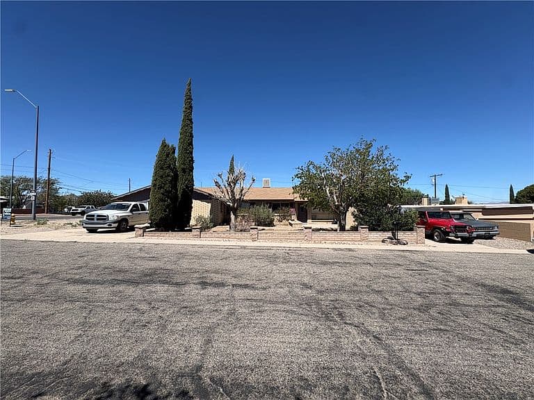 1907 Pico Street photo 1