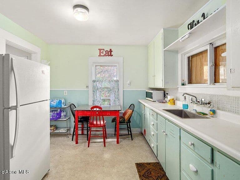 520 W Mission Ave photo 4